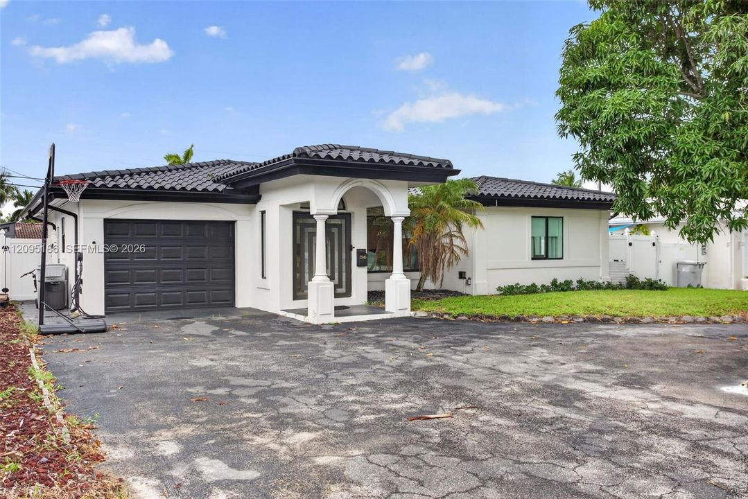 For Sale: $869,000 (3 beds, 2 baths, 1920 Square Feet)