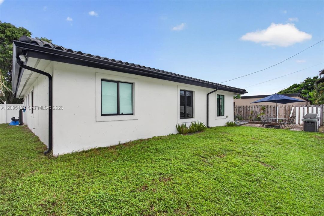 For Sale: $869,000 (3 beds, 2 baths, 1920 Square Feet)