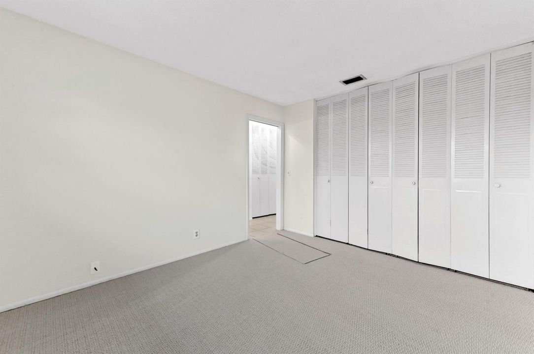 14 Bedroom 02