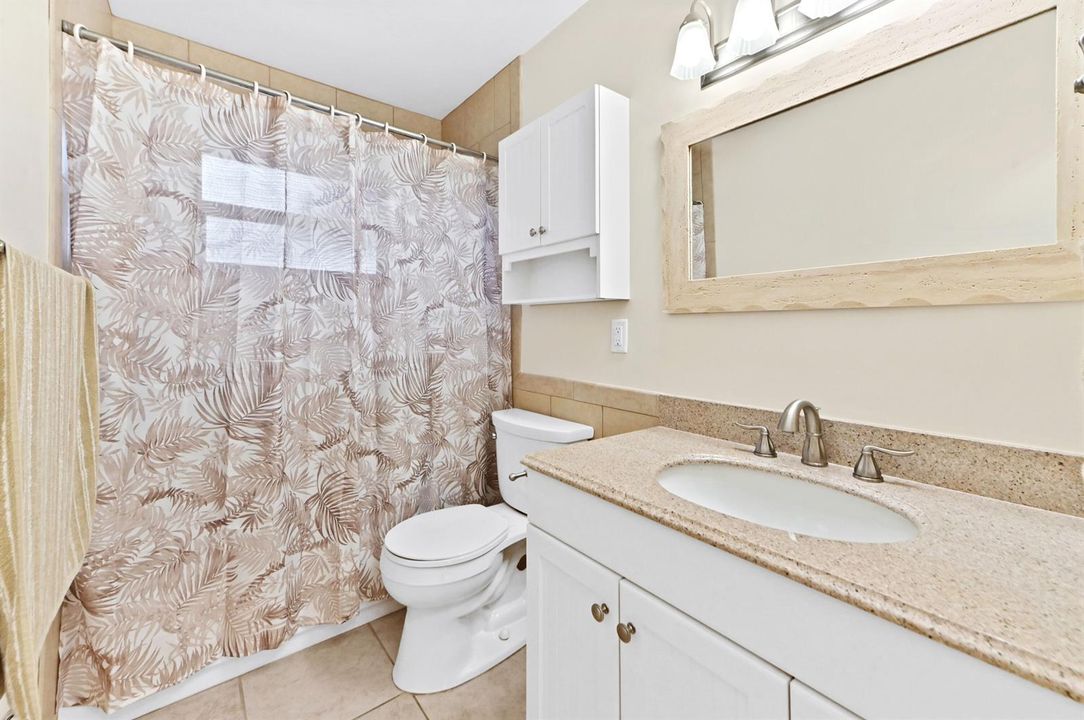 12 Bathroom 02