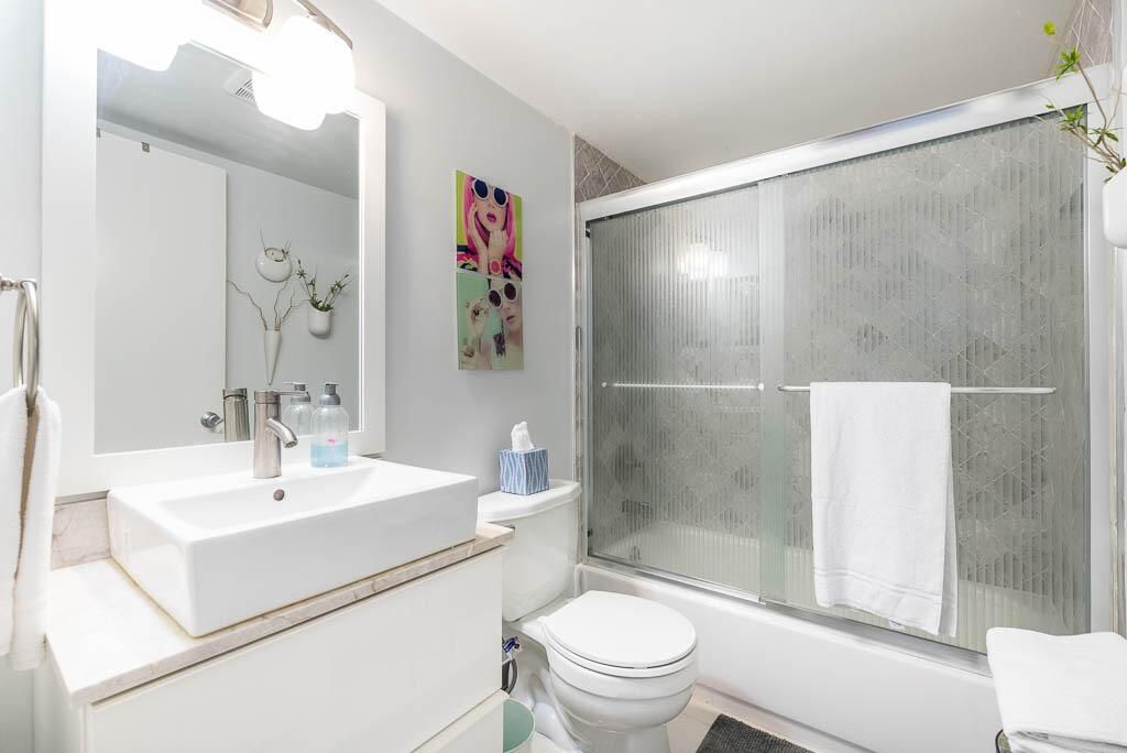 20230917-6550 S Oriole Blvd 202-0035