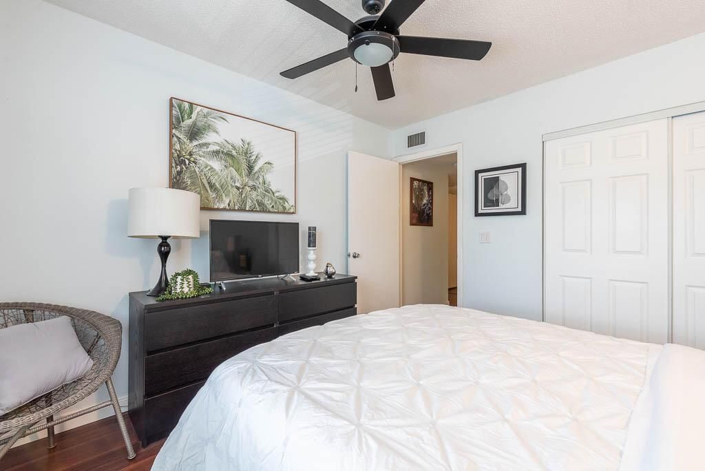 20230917-6550 S Oriole Blvd 202-0032