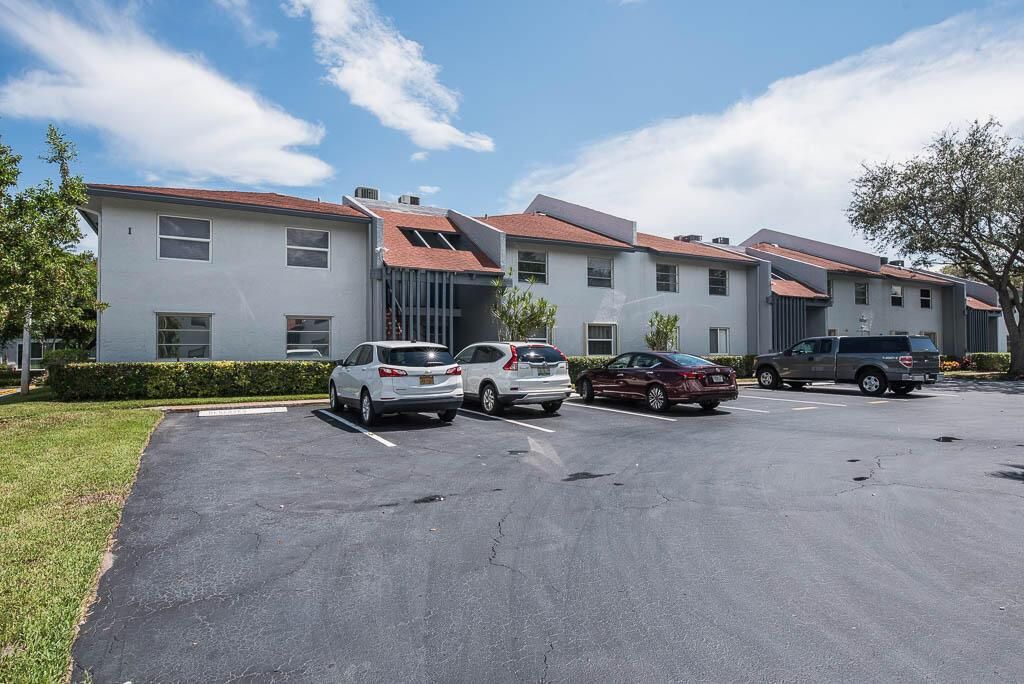 20230917-6550 S Oriole Blvd 202-0003