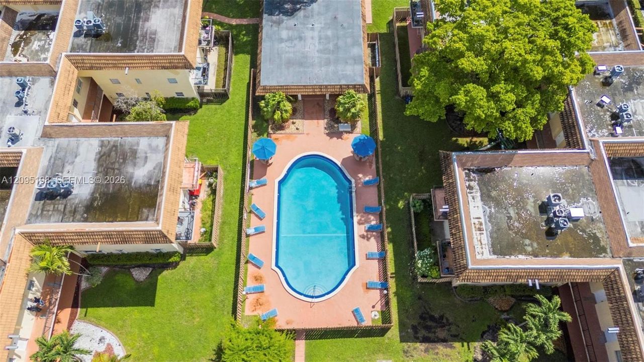 На продажу: $195,000 (1 спален, 1 ванн, 801 Квадратных фут)