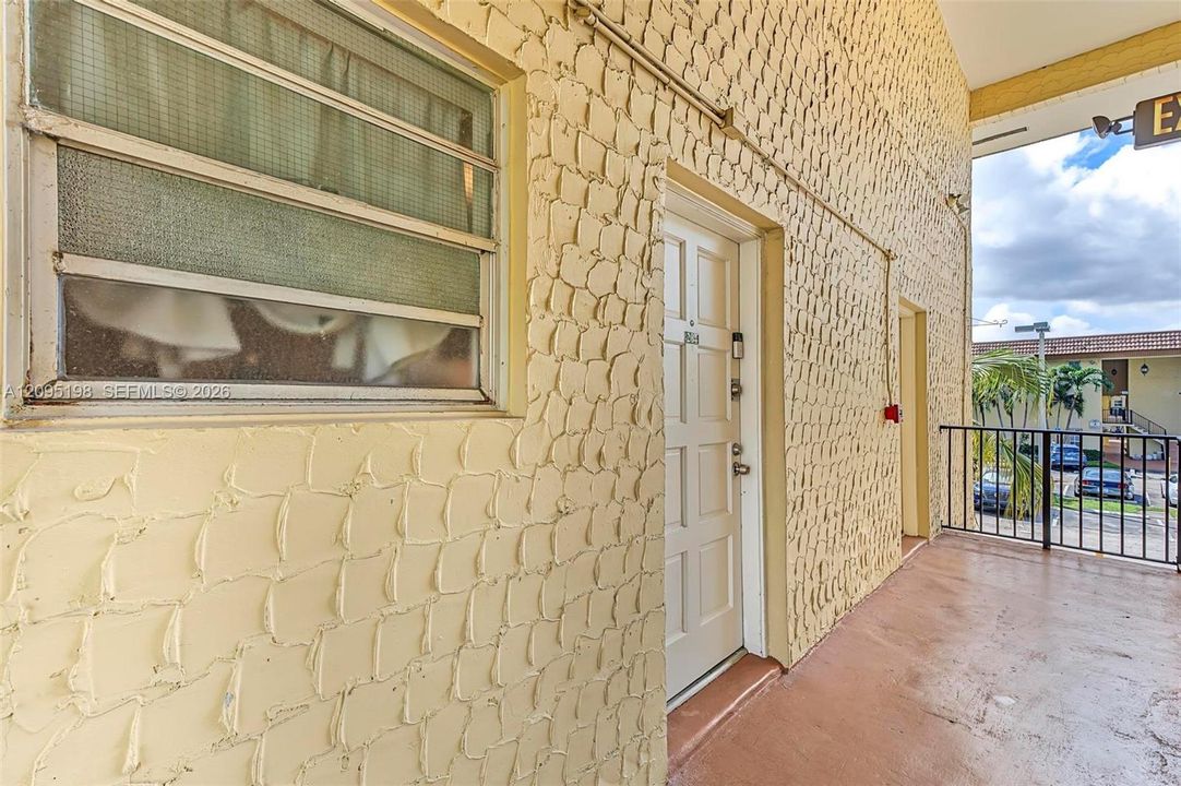 На продажу: $195,000 (1 спален, 1 ванн, 801 Квадратных фут)