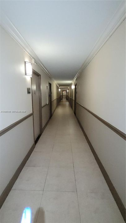 For Rent: $1,750 (1 beds, 1 baths, 714 Square Feet)