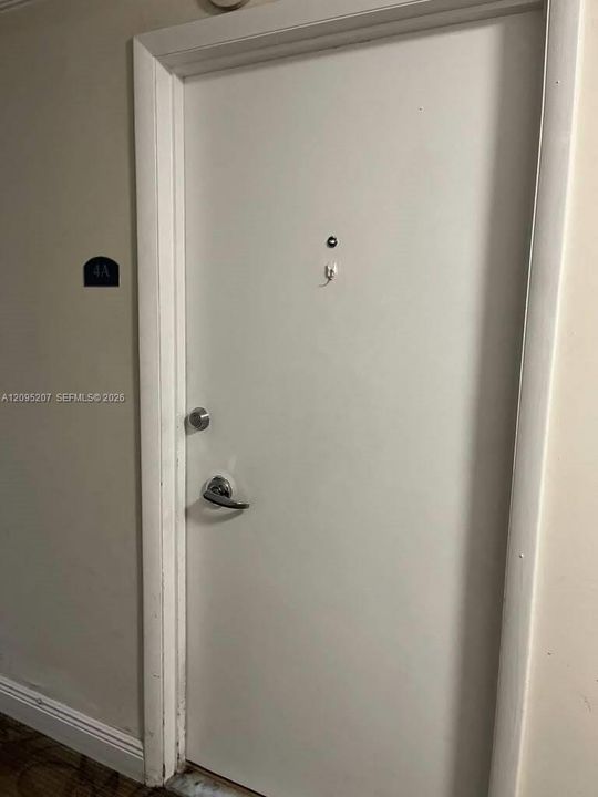 For Rent: $2,600 (1 beds, 1 baths, 910 Square Feet)