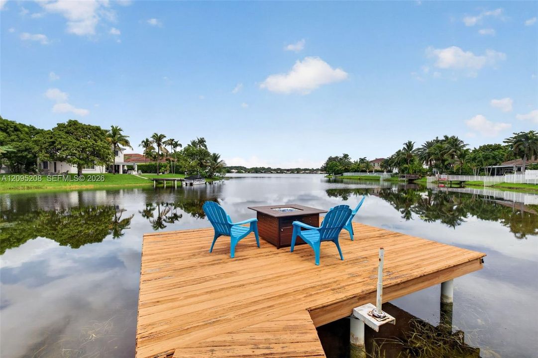 For Sale: $895,000 (4 beds, 2 baths, 2392 Square Feet)