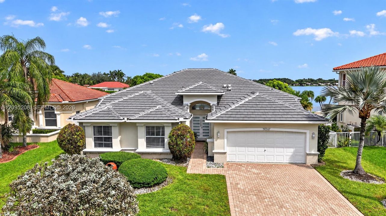 For Sale: $895,000 (4 beds, 2 baths, 2392 Square Feet)