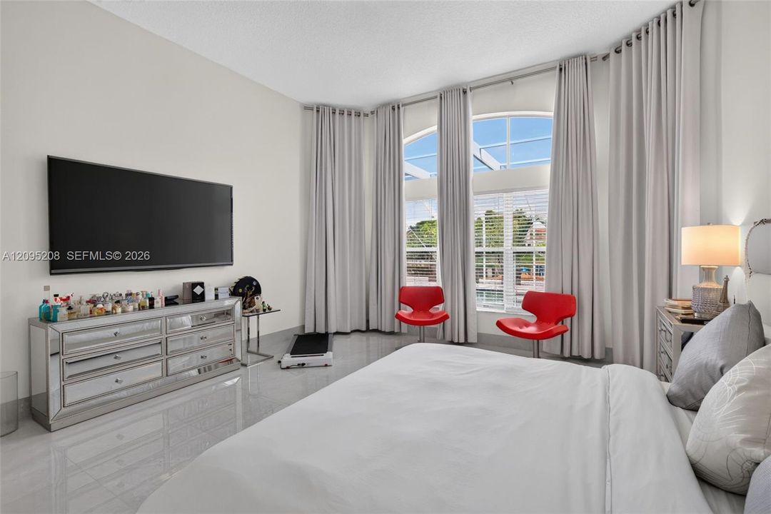 For Sale: $895,000 (4 beds, 2 baths, 2392 Square Feet)