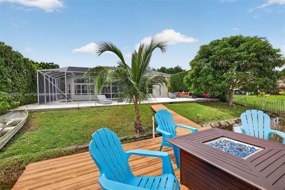 For Sale: $895,000 (4 beds, 2 baths, 2392 Square Feet)
