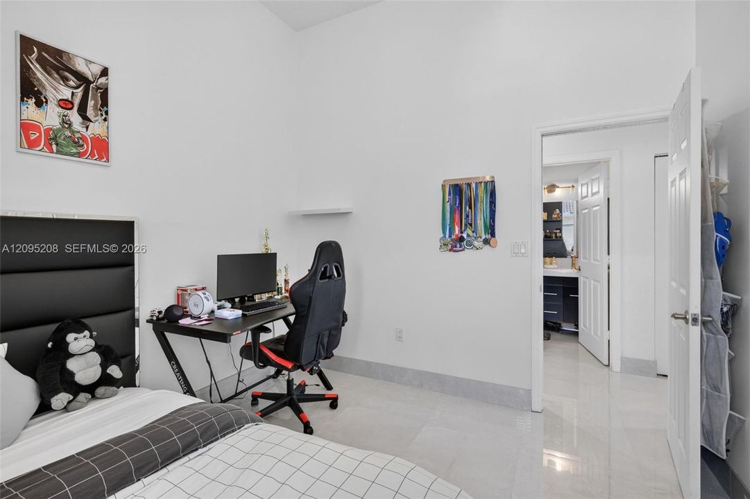 For Sale: $895,000 (4 beds, 2 baths, 2392 Square Feet)