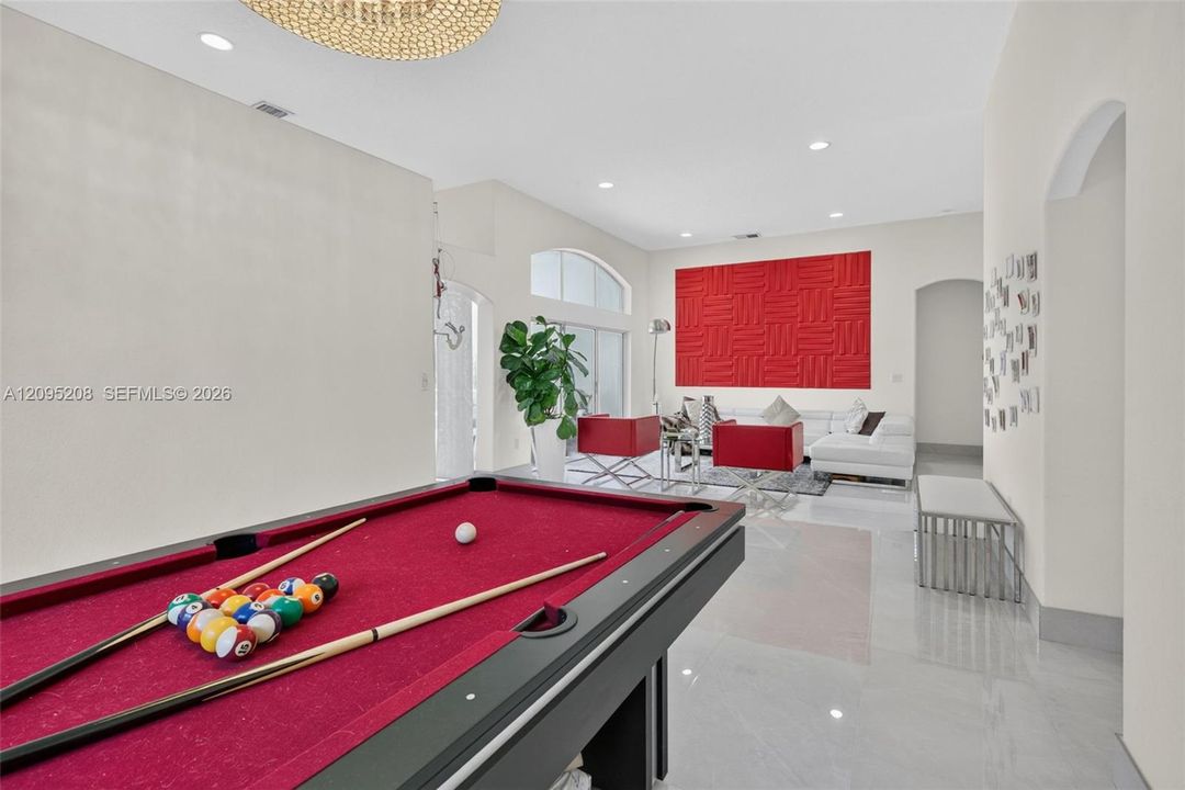 For Sale: $895,000 (4 beds, 2 baths, 2392 Square Feet)