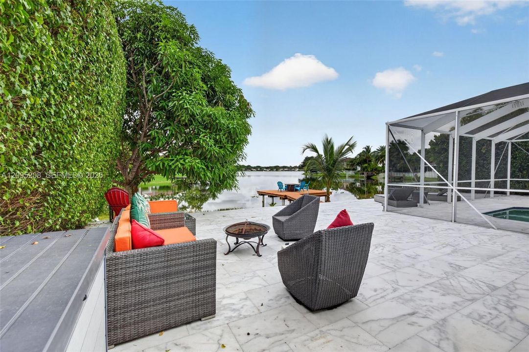 For Sale: $895,000 (4 beds, 2 baths, 2392 Square Feet)
