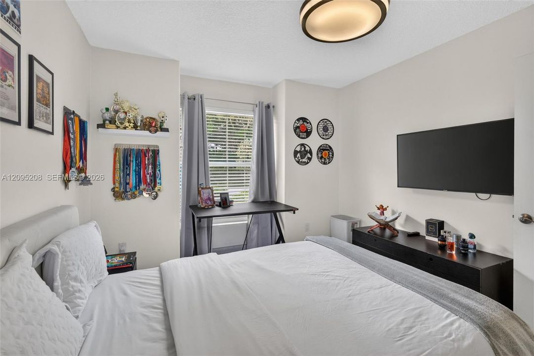 For Sale: $895,000 (4 beds, 2 baths, 2392 Square Feet)