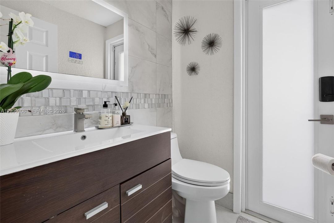 For Sale: $895,000 (4 beds, 2 baths, 2392 Square Feet)