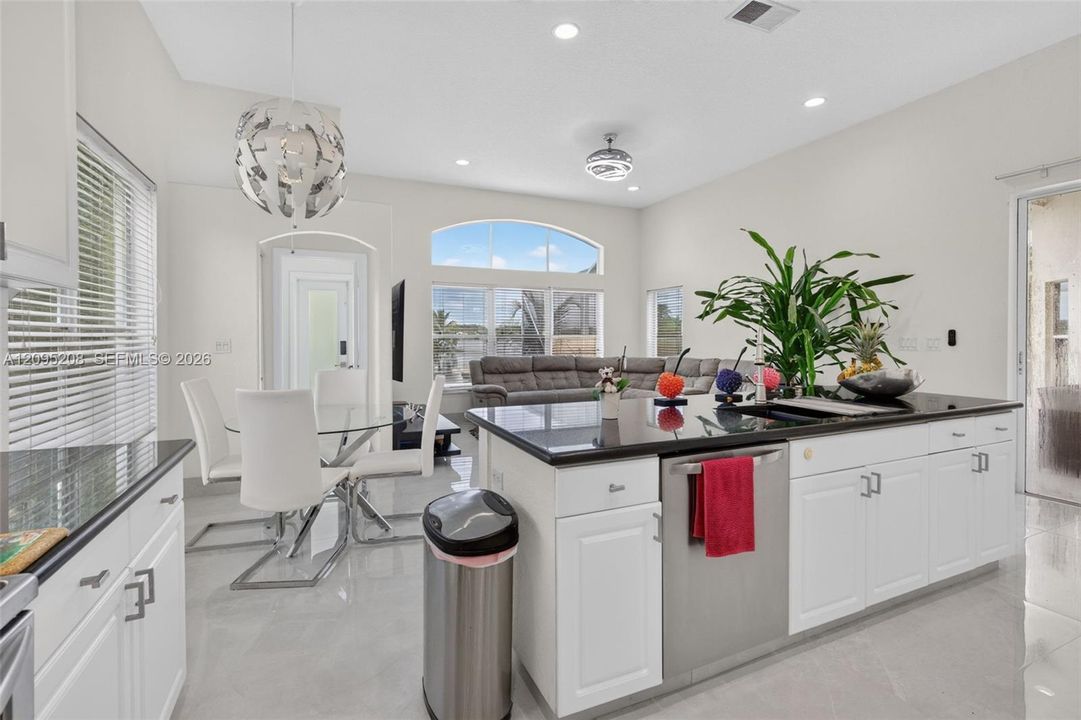 For Sale: $895,000 (4 beds, 2 baths, 2392 Square Feet)