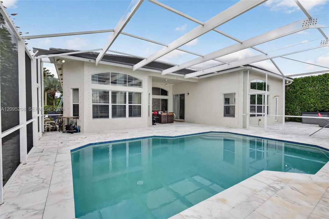For Sale: $895,000 (4 beds, 2 baths, 2392 Square Feet)