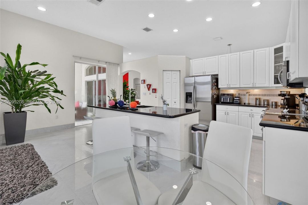 For Sale: $895,000 (4 beds, 2 baths, 2392 Square Feet)