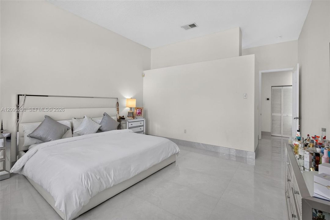 For Sale: $895,000 (4 beds, 2 baths, 2392 Square Feet)