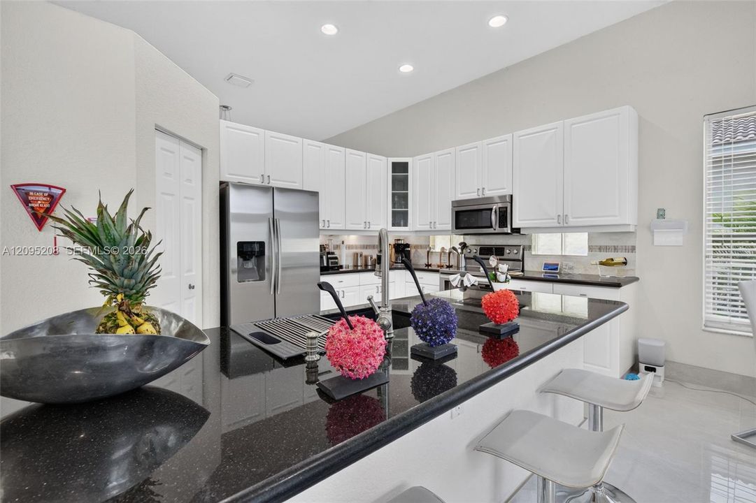 For Sale: $895,000 (4 beds, 2 baths, 2392 Square Feet)