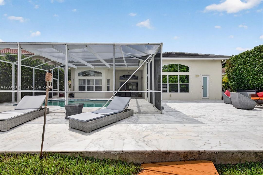 For Sale: $895,000 (4 beds, 2 baths, 2392 Square Feet)