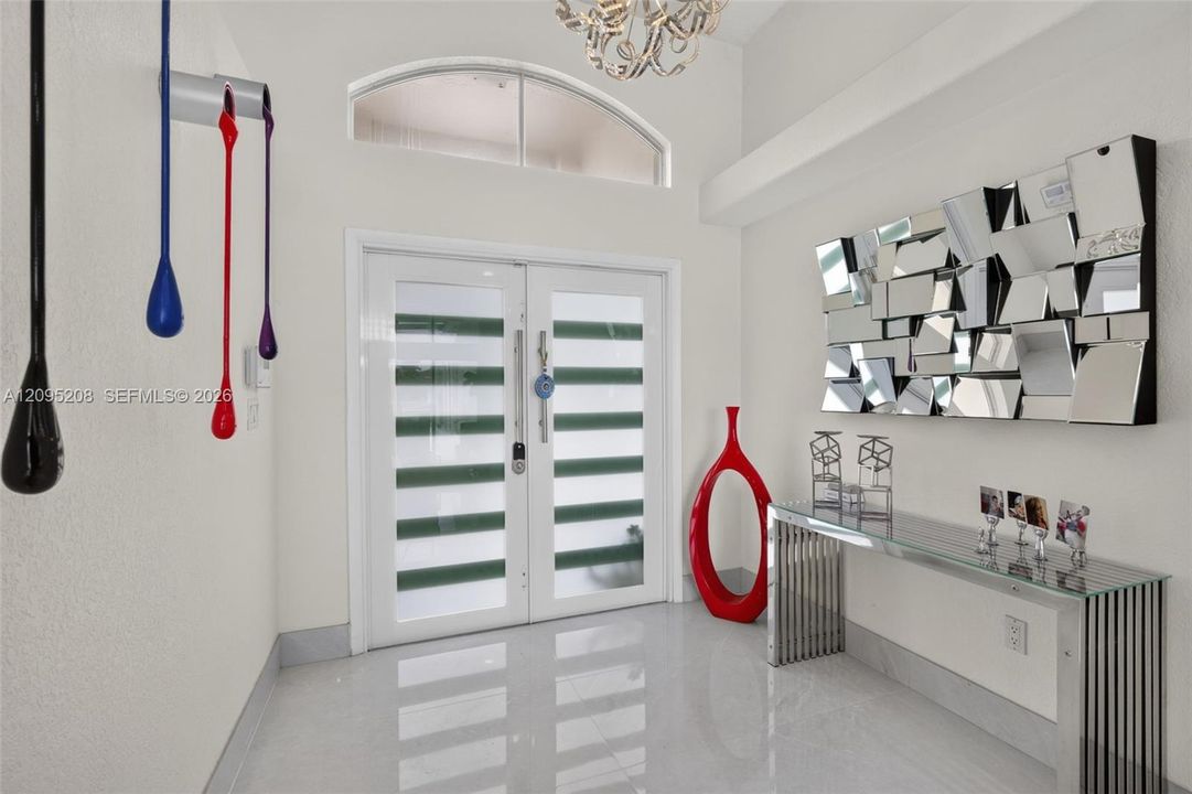 For Sale: $895,000 (4 beds, 2 baths, 2392 Square Feet)