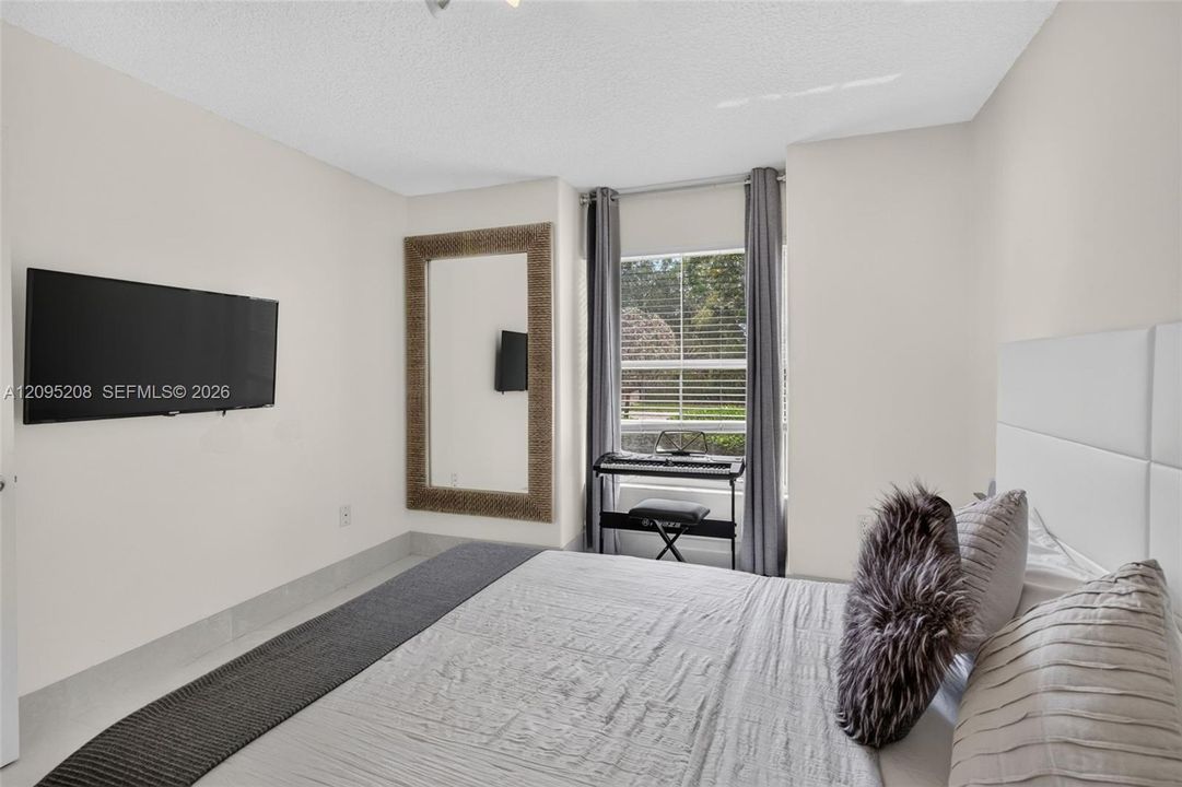 For Sale: $895,000 (4 beds, 2 baths, 2392 Square Feet)