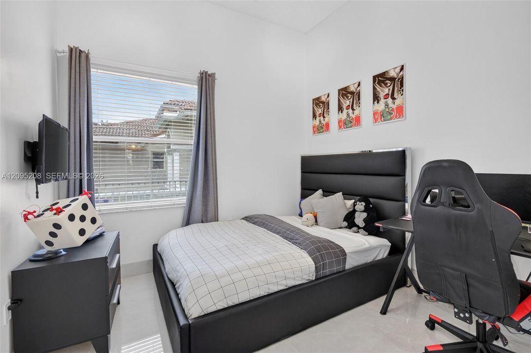 For Sale: $895,000 (4 beds, 2 baths, 2392 Square Feet)