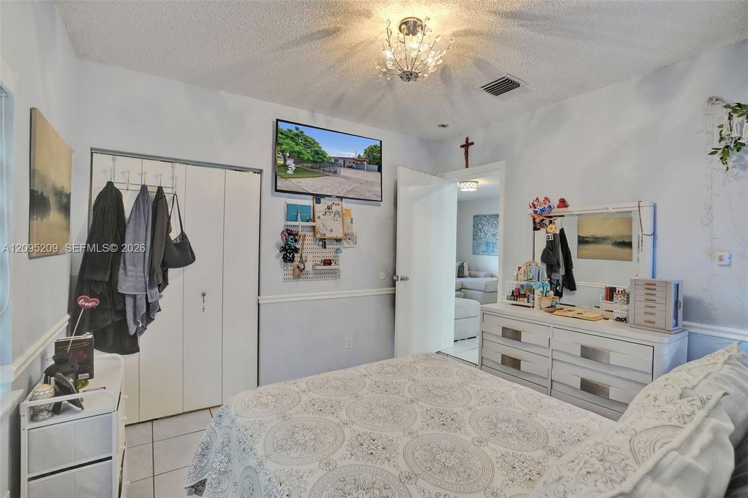 На продажу: $499,000 (3 спален, 1 ванн, 1586 Квадратных фут)