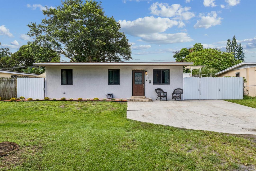 55_Davis_Rd_001