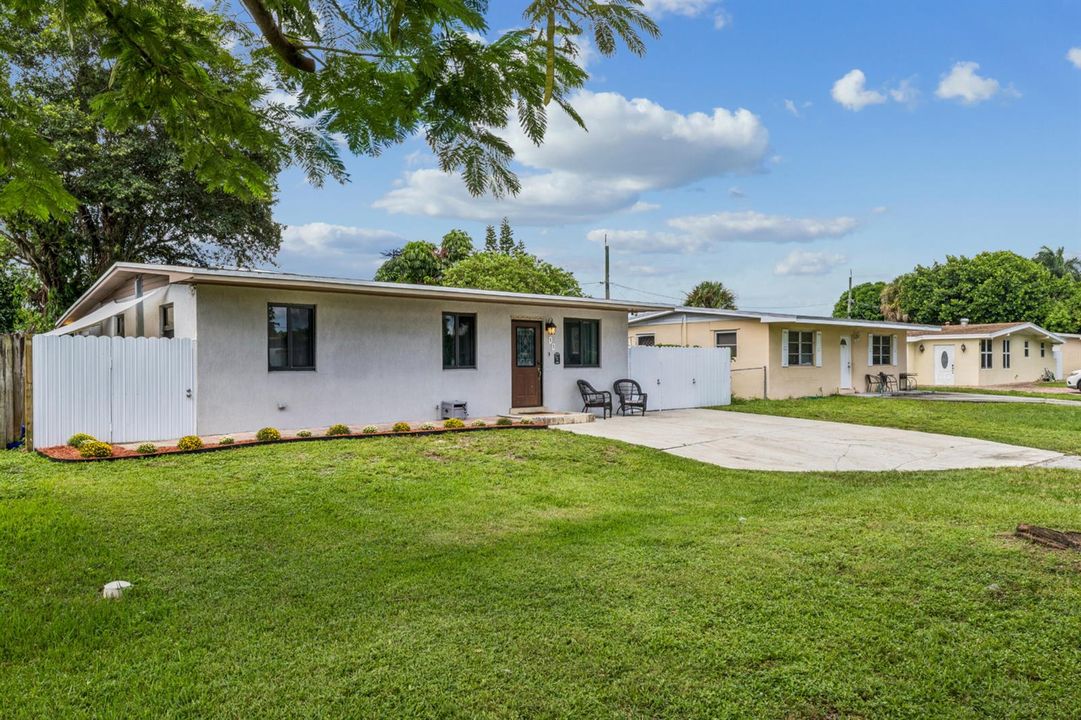 55_Davis_Rd_004