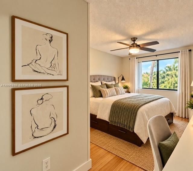 For Sale: $215,000 (2 beds, 2 baths, 910 Square Feet)