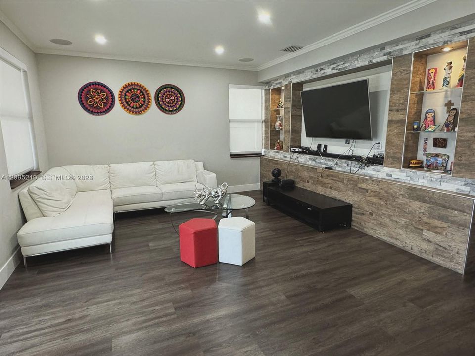 For Sale: $819,000 (4 beds, 3 baths, 2402 Square Feet)