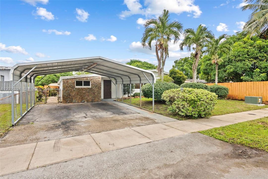 Activo con contrato: $449,999 (3 camas, 1 baños, 1483 Pies cuadrados)