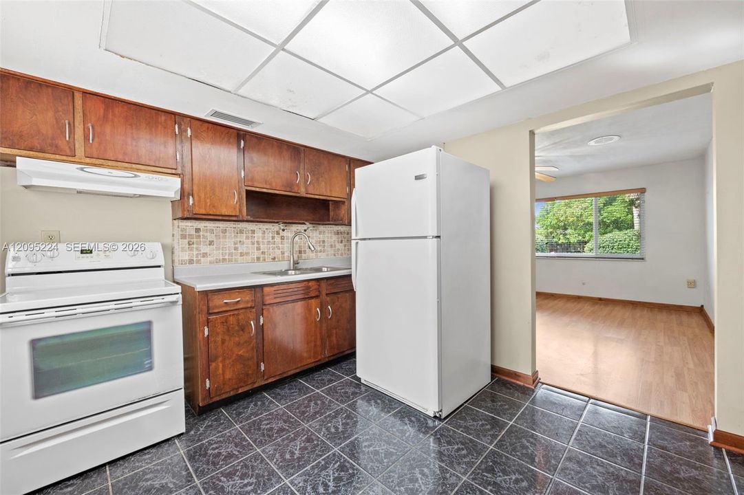 Activo con contrato: $449,999 (3 camas, 1 baños, 1483 Pies cuadrados)
