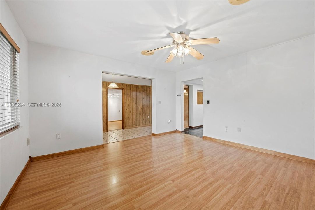 Activo con contrato: $449,999 (3 camas, 1 baños, 1483 Pies cuadrados)