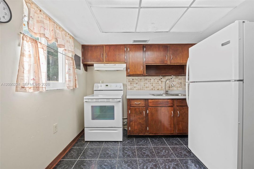 Activo con contrato: $449,999 (3 camas, 1 baños, 1483 Pies cuadrados)