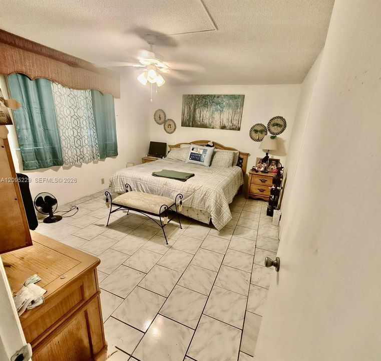 For Sale: $124,500 (2 beds, 2 baths, 1021 Square Feet)