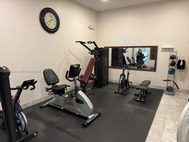 For Sale: $124,500 (2 beds, 2 baths, 1021 Square Feet)