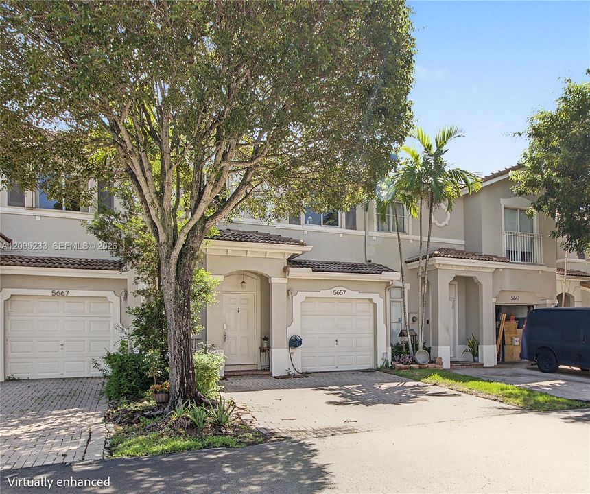 En Venta: $625,000 (4 camas, 3 baños, 1808 Pies cuadrados)