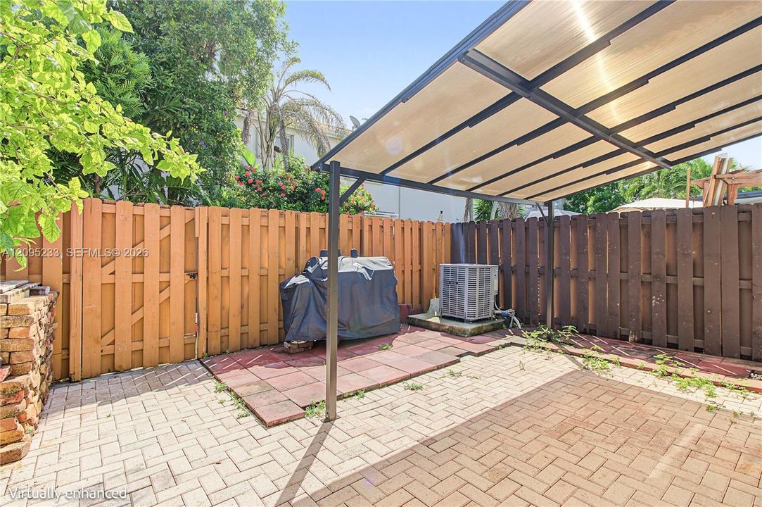 En Venta: $625,000 (4 camas, 3 baños, 1808 Pies cuadrados)