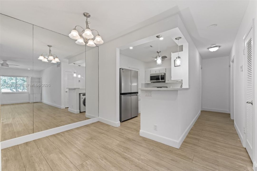 For Sale: $199,900 (2 beds, 2 baths, 1100 Square Feet)