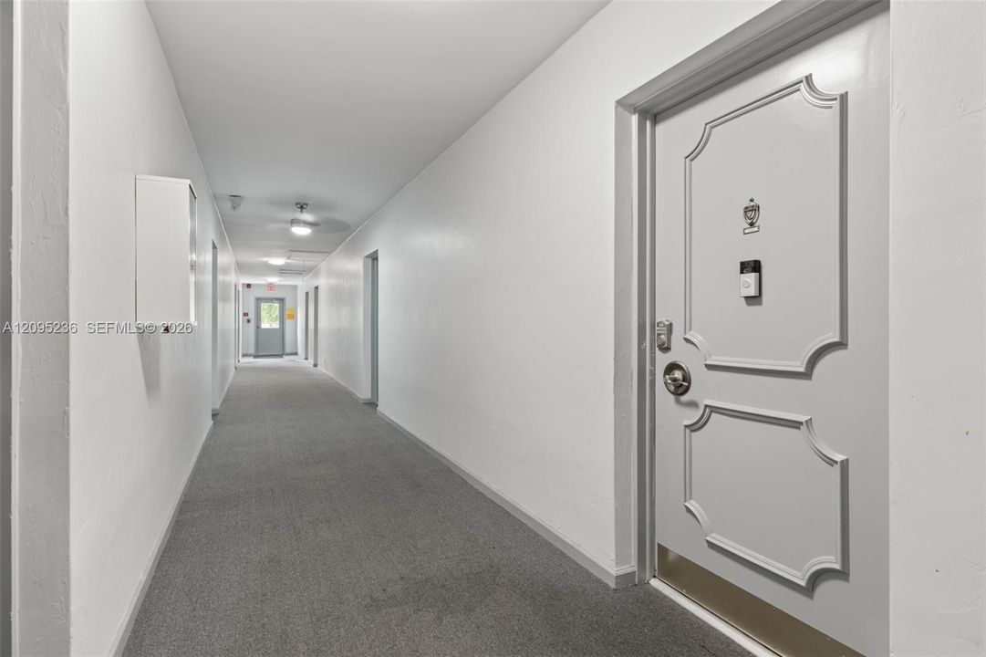 For Sale: $199,900 (2 beds, 2 baths, 1100 Square Feet)