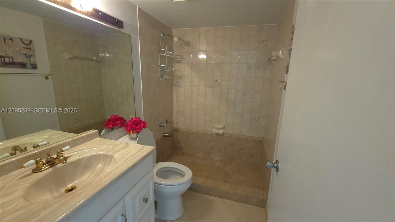 В аренду: $2,250 (2 спален, 2 ванн, 898 Квадратных фут)