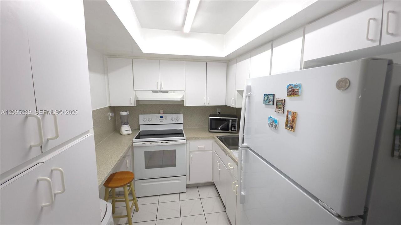 В аренду: $2,250 (2 спален, 2 ванн, 898 Квадратных фут)