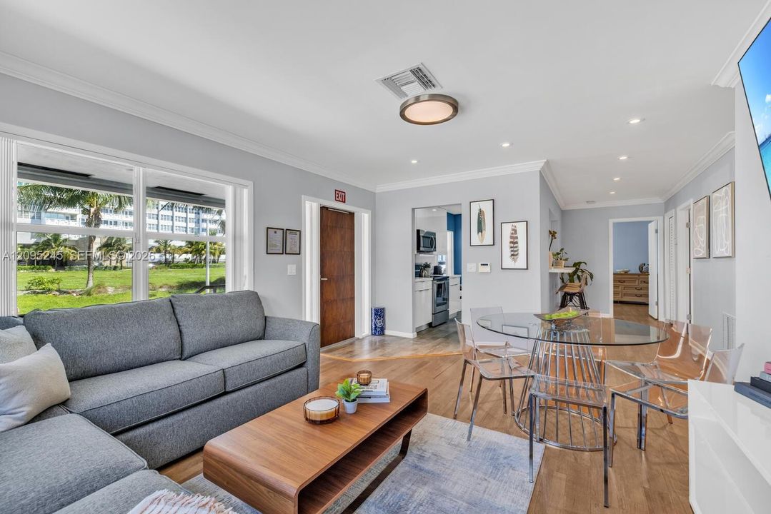 For Sale: $1,450,000 (3 beds, 2 baths, 1092 Square Feet)
