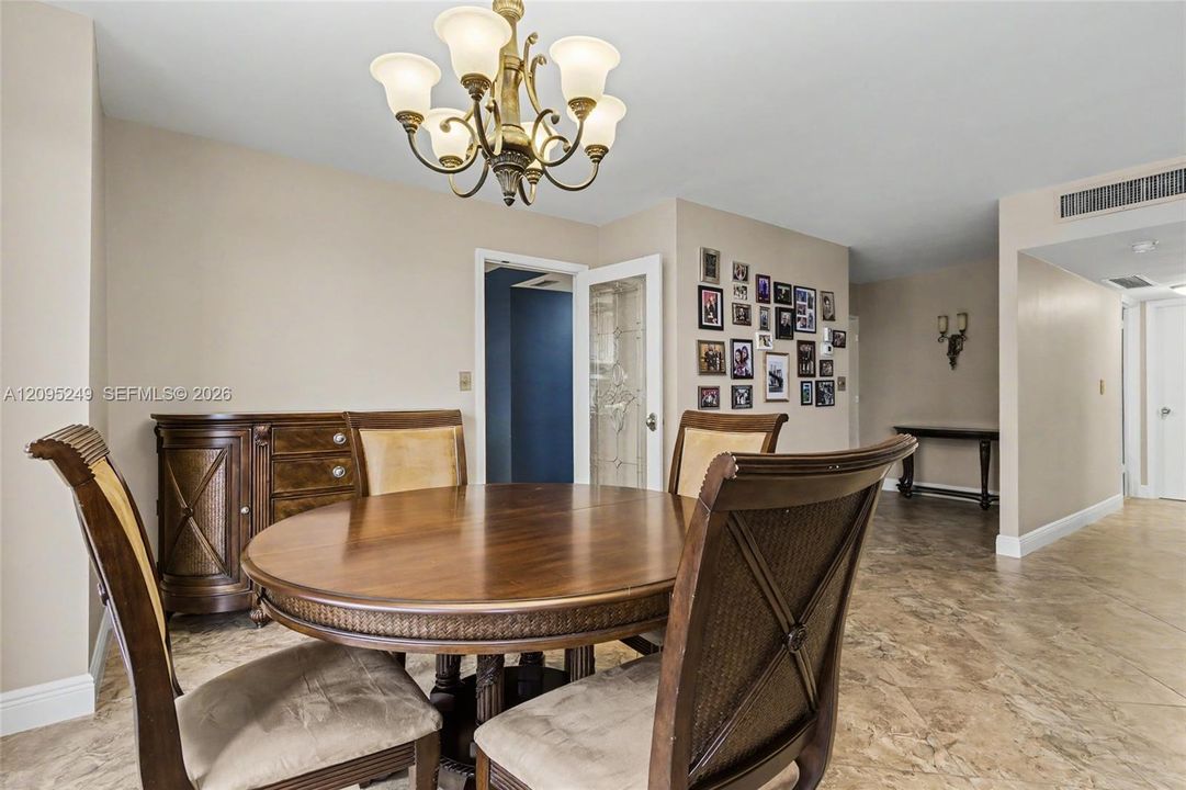 En Venta: $599,000 (2 camas, 2 baños, 1230 Pies cuadrados)