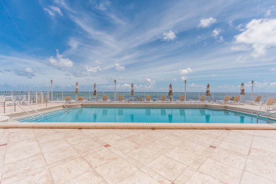 En Venta: $599,000 (2 camas, 2 baños, 1230 Pies cuadrados)