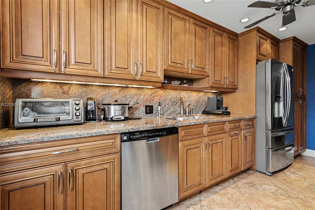 En Venta: $599,000 (2 camas, 2 baños, 1230 Pies cuadrados)